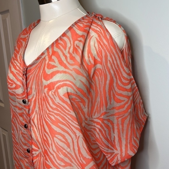 ✨HOST PICK✨ Women’s Coral & Gray Zebra Print Sheer Shirt - Picture 5 of 12
